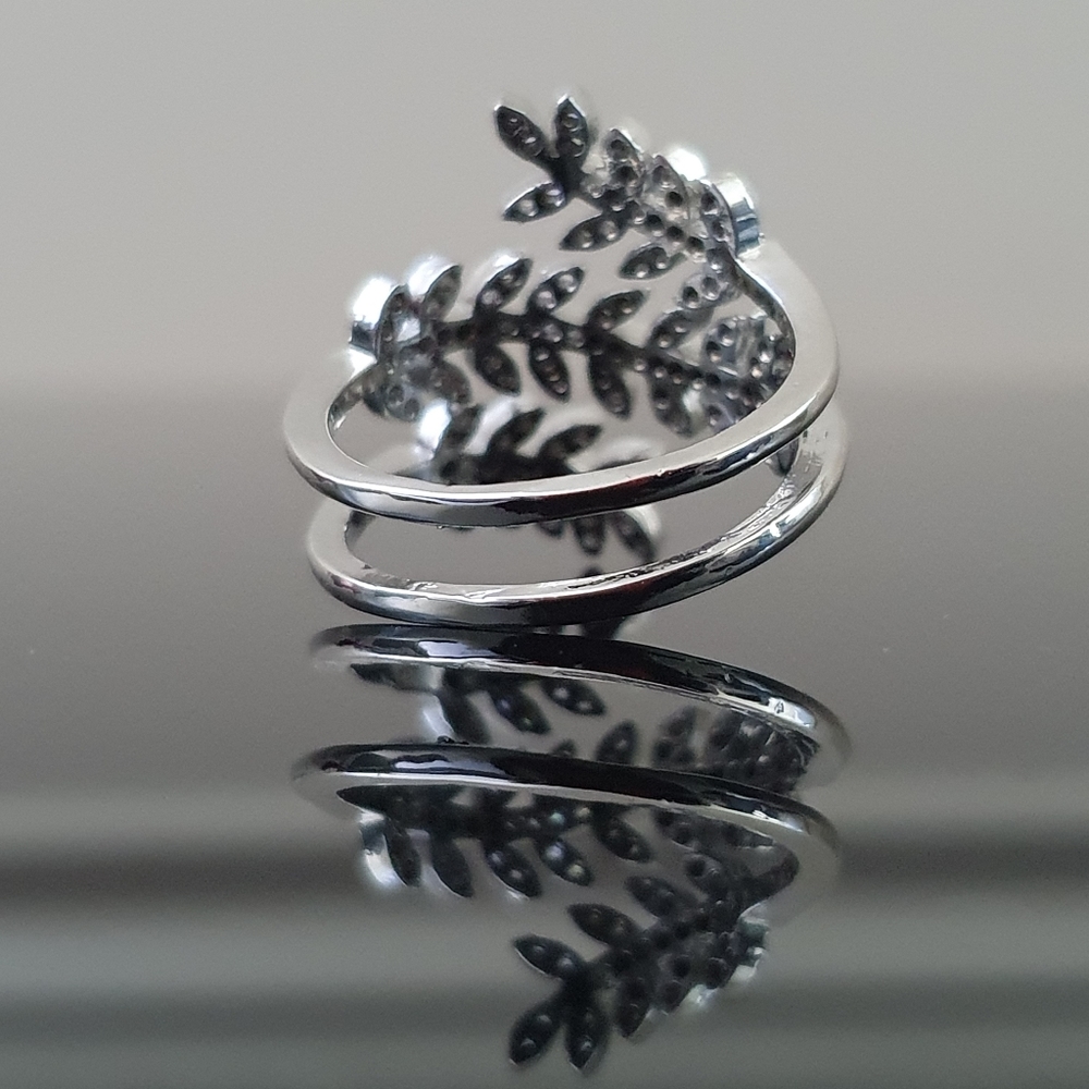 Gentle Double Branch SPRING Leaves Adjustable Ring - Picture 2 of 4